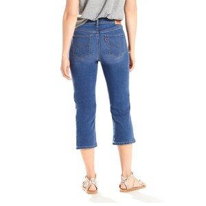Levi's Women’s Classic Capri Jeans